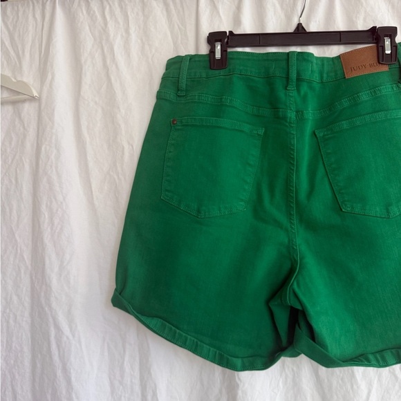 JUDY BLUE Kelly Green Garment Tummy Control Rolled
Shorts Size 2XL NEW - Picture 14 of 15